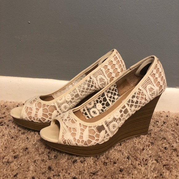 american eagle wedges payless